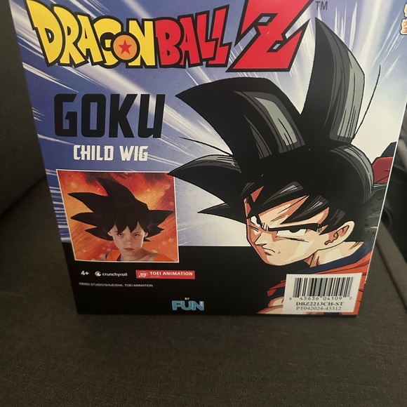 Child’s  Dragonball Z Costume Size Medium. Comes w/shoe covers, wig & waist band - Picture 7 of 7